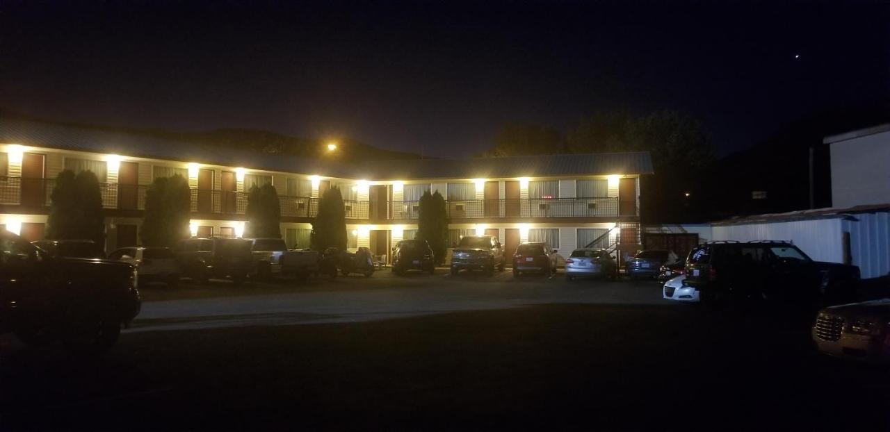 Cache Creek Inn מראה חיצוני תמונה
