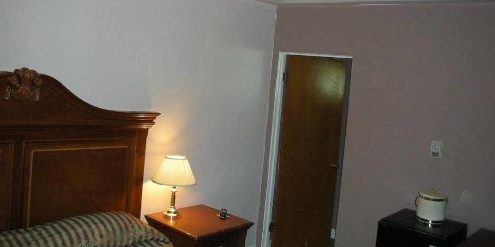 Cache Creek Inn מראה חיצוני תמונה